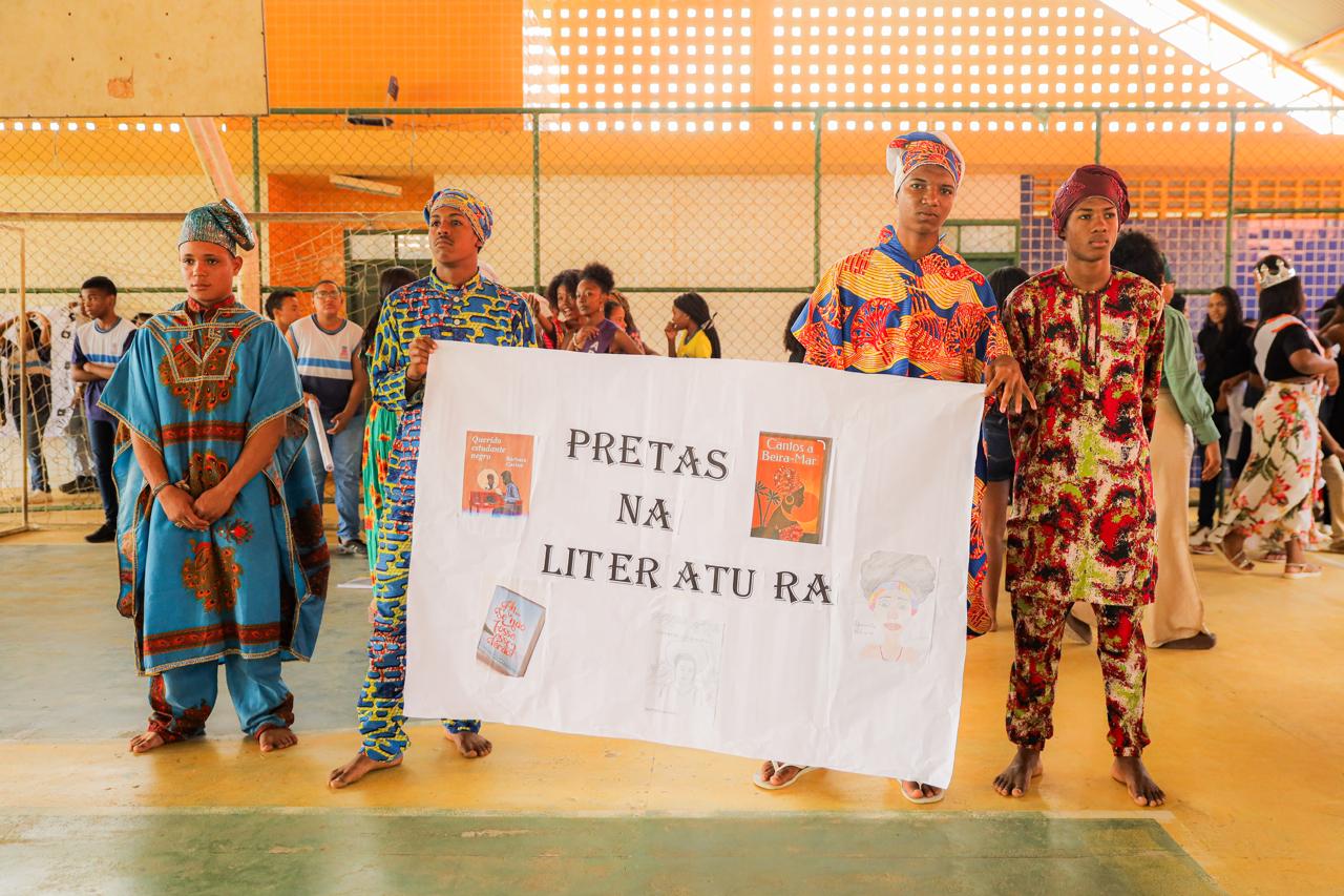 Candeias celebra 'julho das pretas' com estudantes e mulheres negras Candeias celebra 'Julho das Pretas' com estudantes e mulheres negras