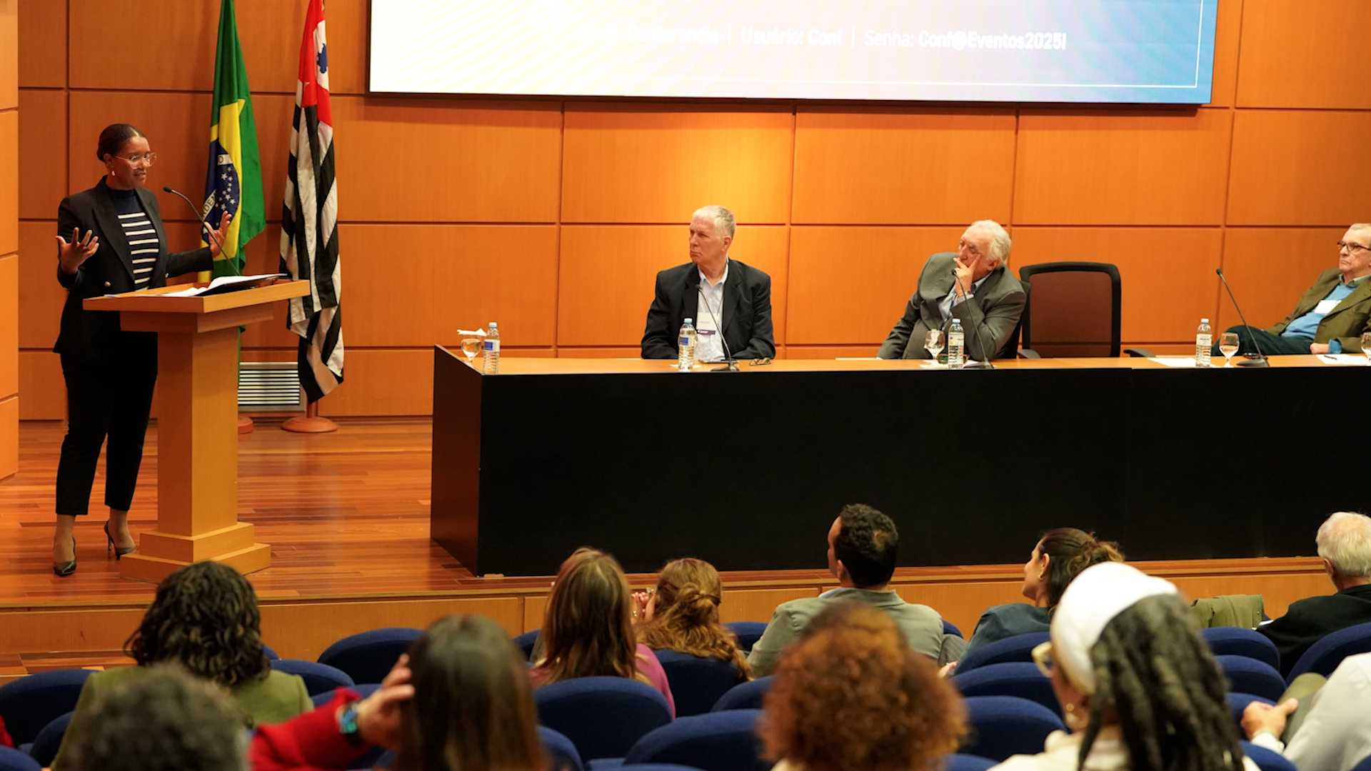 A África como Centro de Conhecimento: Reconhecendo Saberes e Interpretações sobre o Mundo