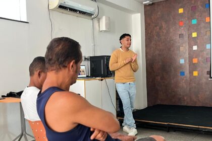 Centro POP promove palestra sobre hepatites para moradores de rua