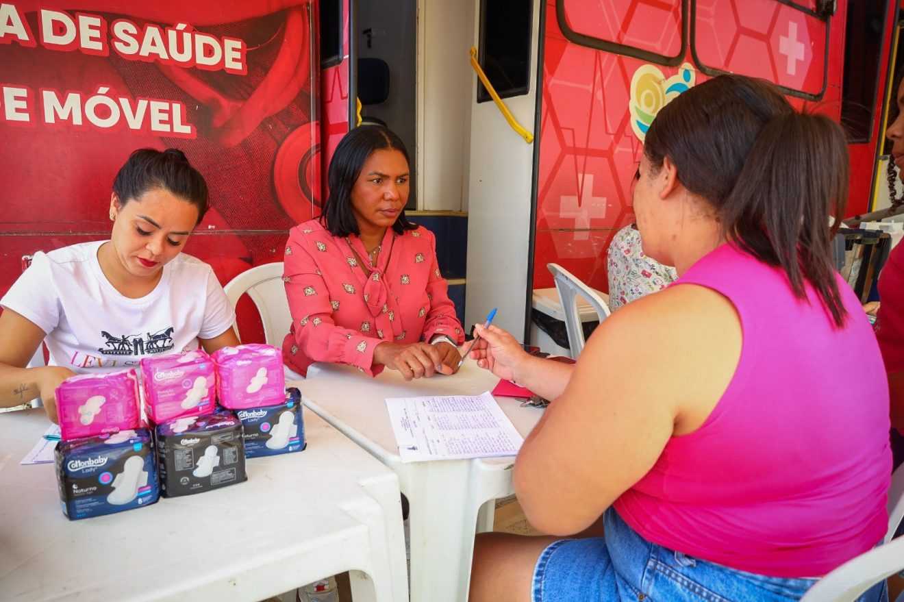 Mãe leva serviços de saúde e assistência social a Candeias
