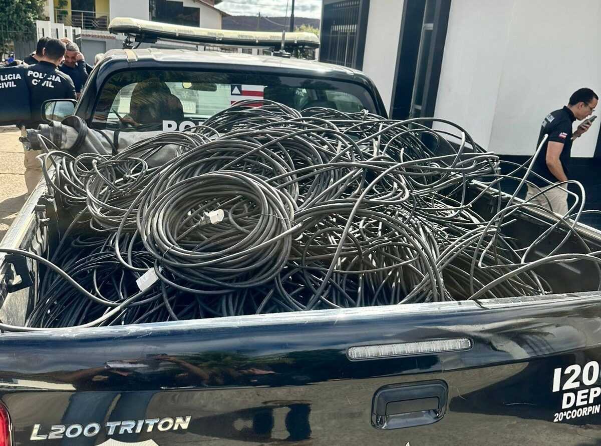 Polícia recupera 2 mil metros de fios elétricos furtados em Brumado