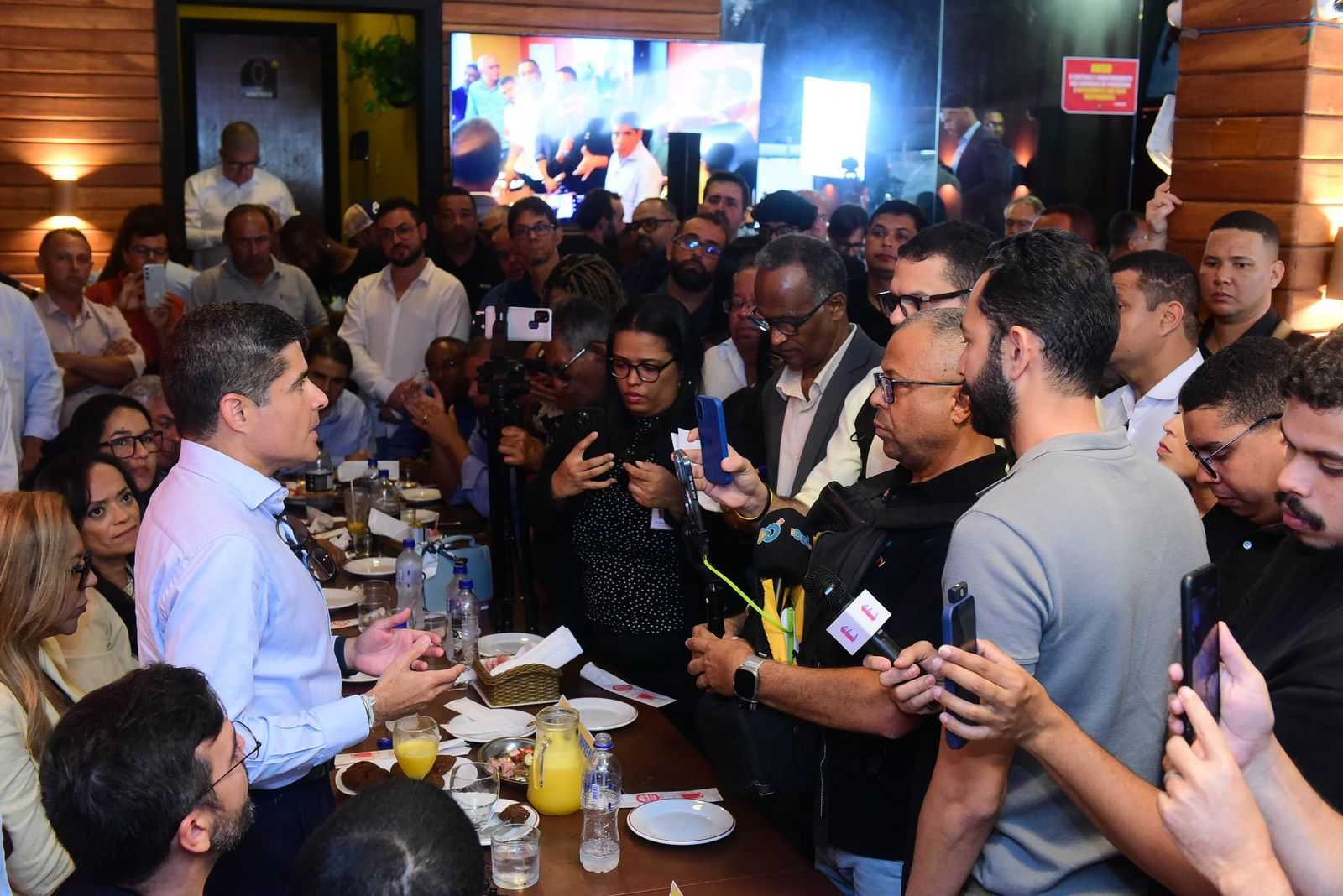 ACM Neto reage a fala de Jerônimo sobre violência ser problema internacional: “Queremos saber da Bahia, não do mundo”