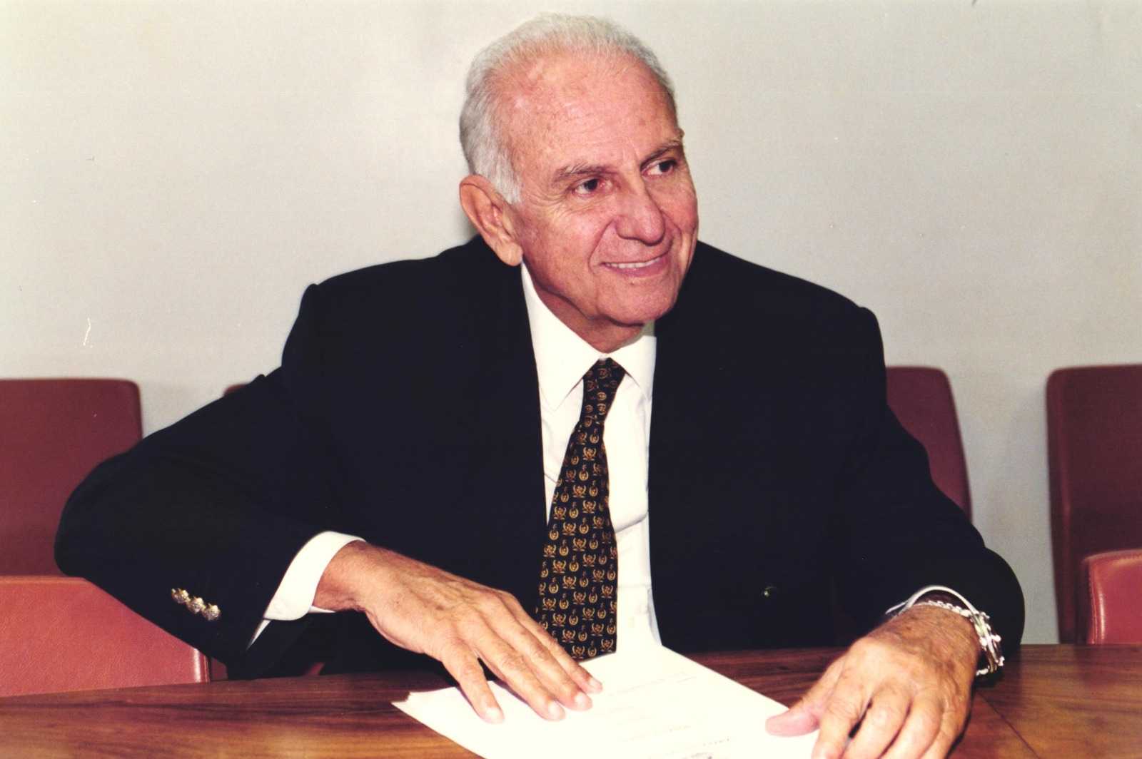 Complexo agroindustrial e via pública em Acajutiba passam a homenagear ex-deputado Félix Mendonça