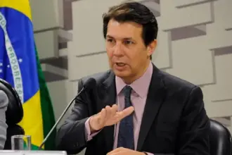 Arthur Maia condena taxação americana e defende soberania nacional diante de interferências de Trump