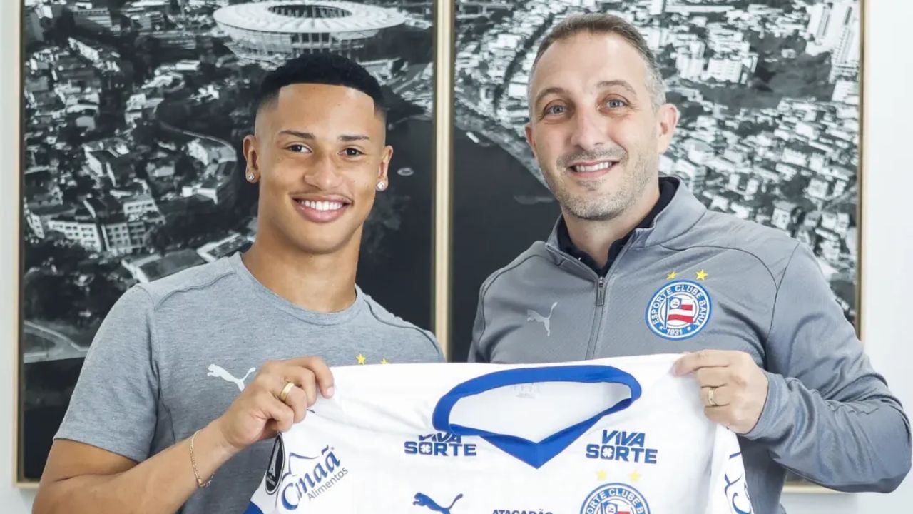 Bahia anuncia renovação de atacante até o fim de 2027