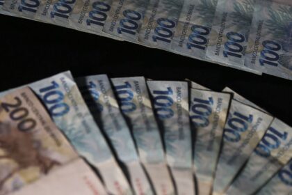 Maioria dos brasileiros apoia aumento de impostos para bilionários, bancos e empresas de apostas online, aponta pesquisa