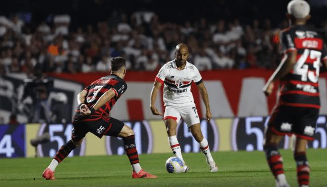 Brasileirão retorna com Flamengo x São Paulo neste sábado, no Maracanã