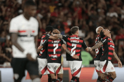 Flamengo vence São Paulo por 2 a 0 no retorno do Brasileiro