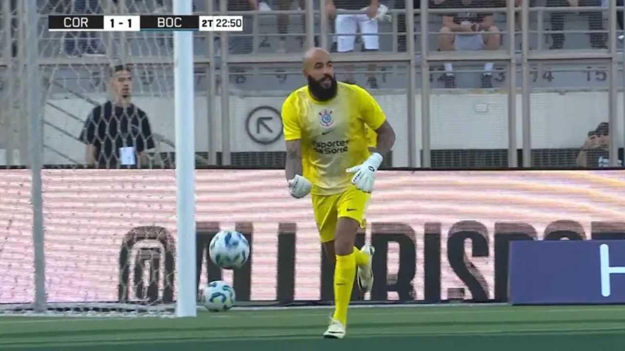 Goleiro do Bahia participa de jogo festivo do Corinthians; veja