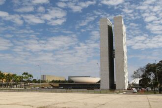 Governo federal vai taxar "emendas Pix" com pedágio de 1%