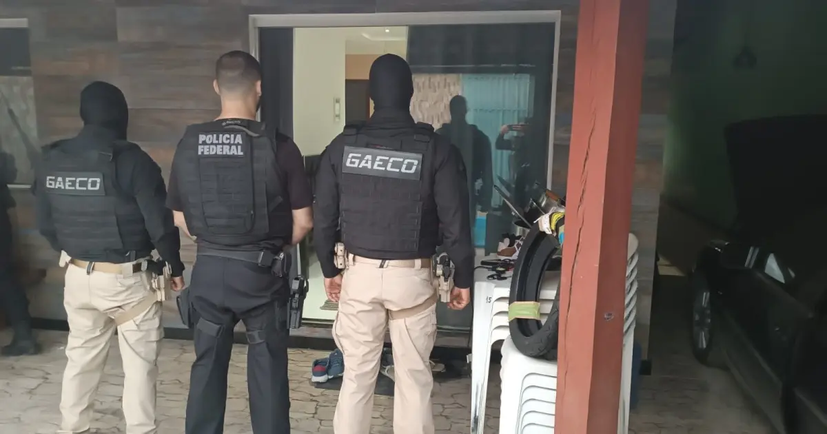 Polícia realiza operação contra facções em Arraial d’Ajuda, BA