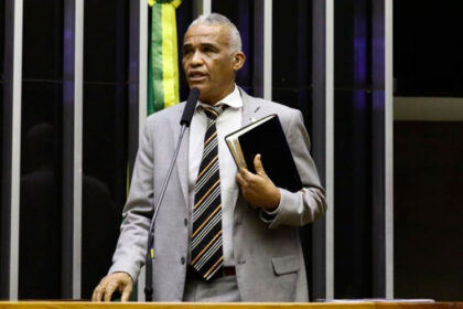 Isidório lidera ranking de deputados baianos com menor uso da cota parlamentar