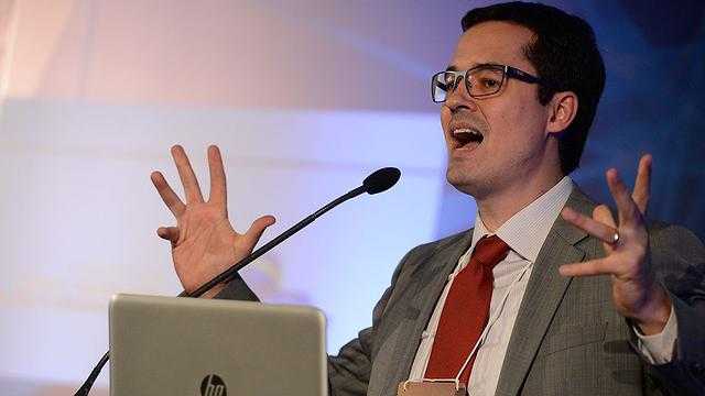 Justiça manda Deltan pagar R$ 135 mil a Lula por caso do PowerPoint