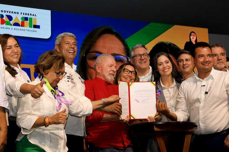 “A saúde está crescendo”, diz Lula ao anunciar, na Bahia, investimentos do Novo PAC e Agora Tem Especialistas