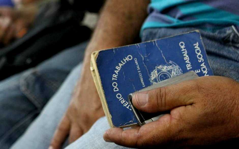 Mais de 100 oportunidades de emprego em Camaçari e Simões Filho