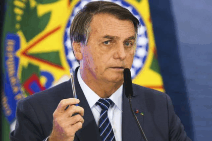 Mensagens no celular de Bolsonaro revelam articulações políticas e apoio a CPI contra ministros do STF