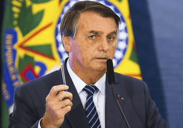 Mensagens no celular de Bolsonaro revelam articulações políticas e apoio a CPI contra ministros do STF