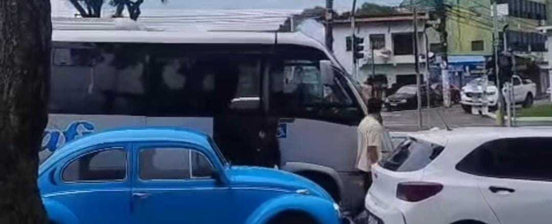 Ônibus da prefeitura teriam transportado petistas em Camaçari