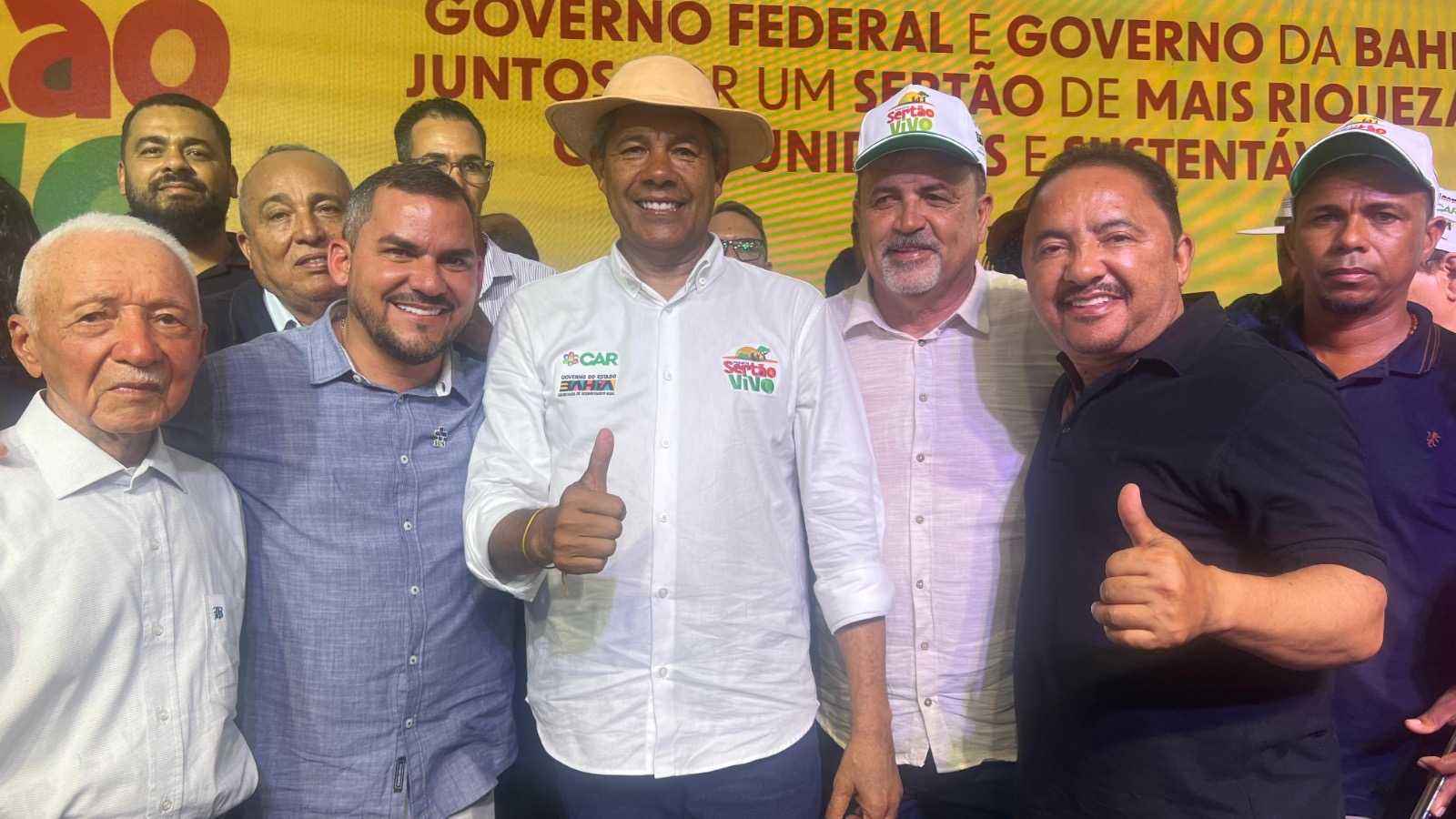 Roberto Carlos viabiliza obras e investimentos do governo do Estado em Itiúba