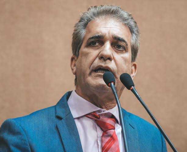 Robinson Almeida critica tarifa de Trump contra o Brasil e responsabiliza Bolsonaro: “Bolsonarismo comete crime de lesa-pátria"