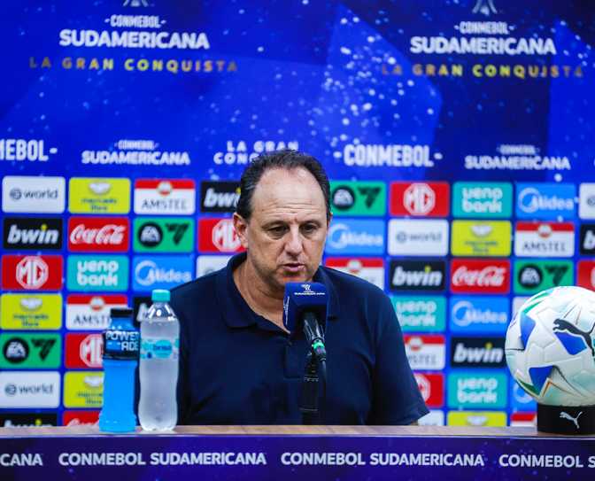 Rogério Ceni cita barulho para justificar erros defensivos do Bahia; entenda