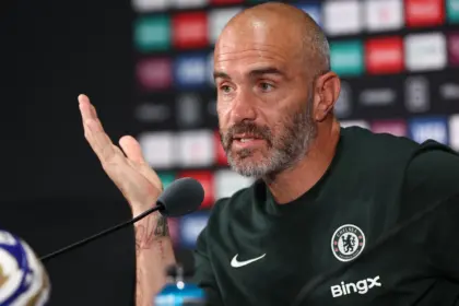 Técnico do Chelsea fica sem reação ao saber número de jogos do Fluminense