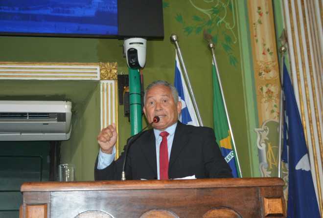 Téo Senna critica segurança pública da Bahia