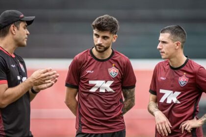 Novo reforço do Vitória é regularizado e já pode estrear pelo rubro-negro