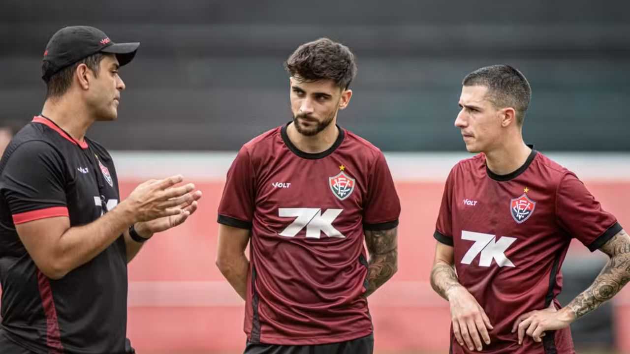Novo reforço do Vitória é regularizado e já pode estrear pelo rubro-negro