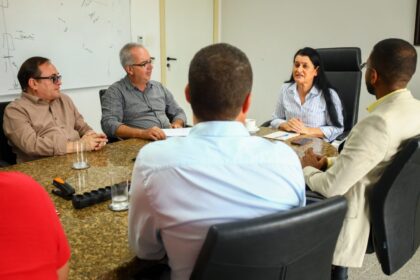Prefeitura de Candeias promove reunião para viabilizar obras municipais