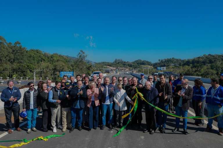 Governo Federal entrega complexo viário estratégico em Blumenau, SC