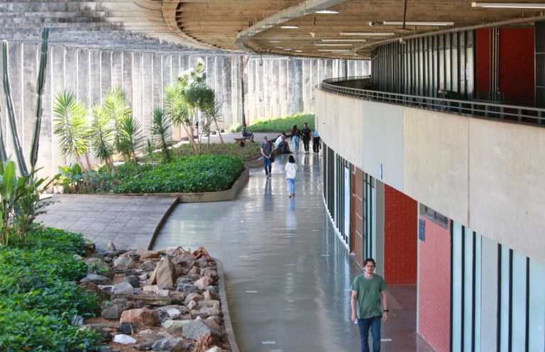 MEC destina R$ 400 milhões para fortalecer universidades e institutos federais