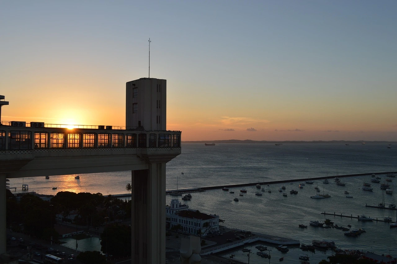 Litoral Norte x Orla Atlântica: Onde Está o Novo Foco dos Investidores em Salvador