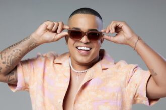 Renanzinho CBX Lança 'Deus Que Me Deu': Clipe Surpreendente na Cidade Baixa!