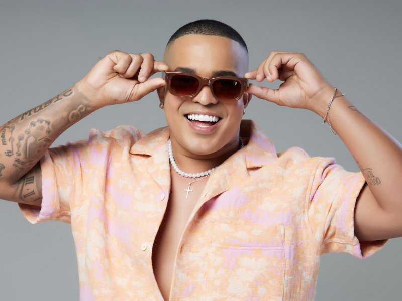 Renanzinho CBX Lança 'Deus Que Me Deu': Clipe Surpreendente na Cidade Baixa!