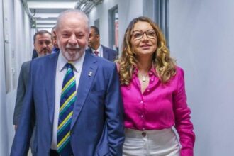 Lula Celebra Janja: Amor e Companheirismo em Aniversário