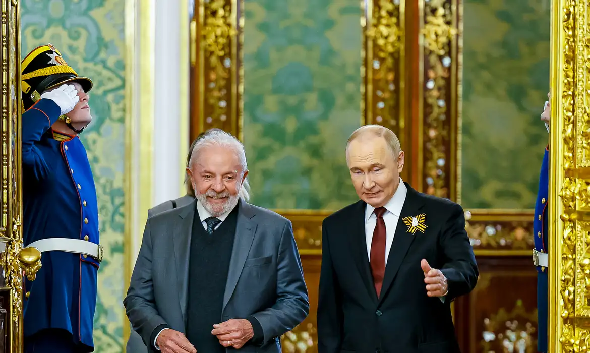 Lula e Putin discutem Guerra da Ucrânia e futuro dos BRICS