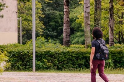 Impacto da Ansiedade Climática e do Uso Excessivo da Internet na Saúde Mental de Estudantes da USP