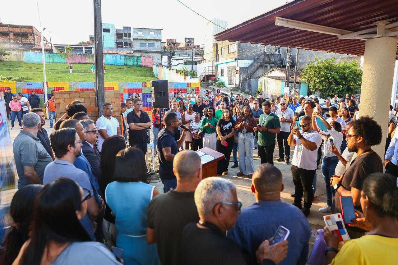 Prefeitura de Candeias entrega nova quadra poliesportiva revitalizada