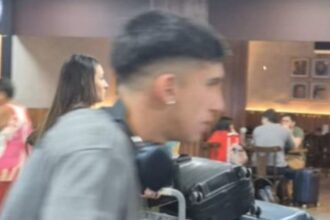 Novo atacante do Bahia é visto desembarcando em Salvador