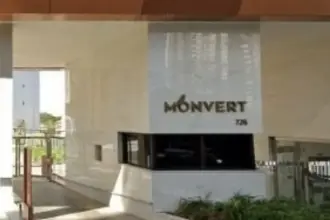 Carro com adesivos da Coelba invade condomínios de luxo em Salvador