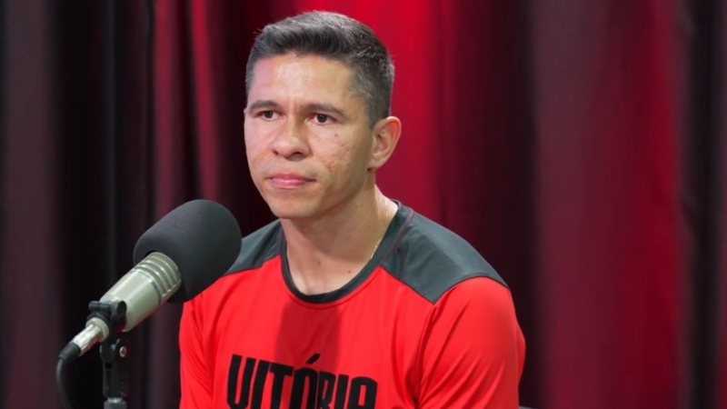 Ídolo do Vitória, Osvaldo opina sobre SAF no clube: "não é solução"