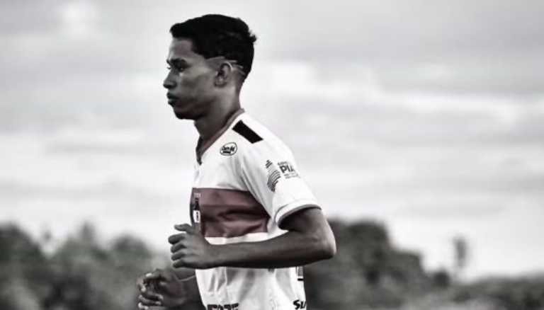Jogador de clube nordestino é morto a tiros dentro de escola
