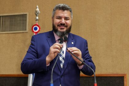 Projeto de Júnior Muniz propõe lei para combater adultização e proteger a infância na Bahia