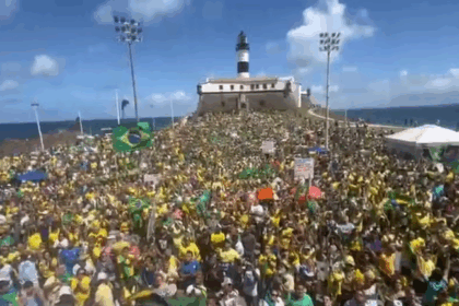 Manifestação pró-Bolsonaro em Salvador pede anistia a golpistas de 8 de janeiro e critica governo Lula e STF