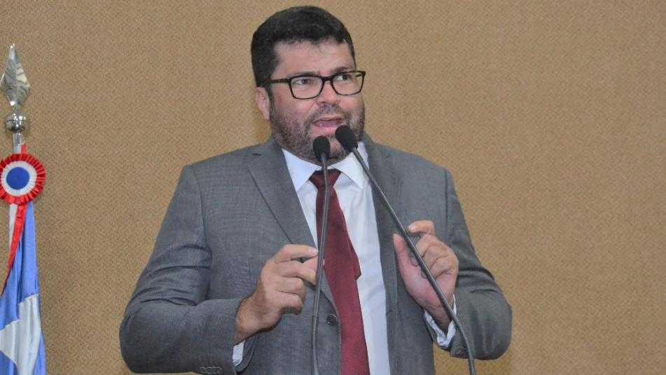 Marcinho Oliveira pede reclassificação da Comarca de Santaluz para Entrância Intermediária