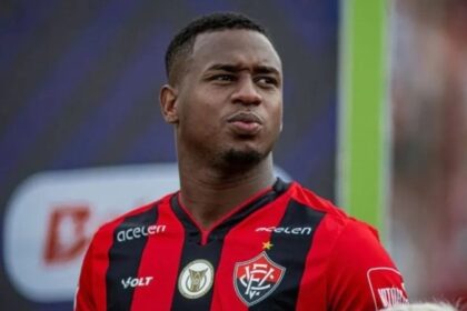 Após zagueiro, meia também está de volta ao Vitória; saiba motivo