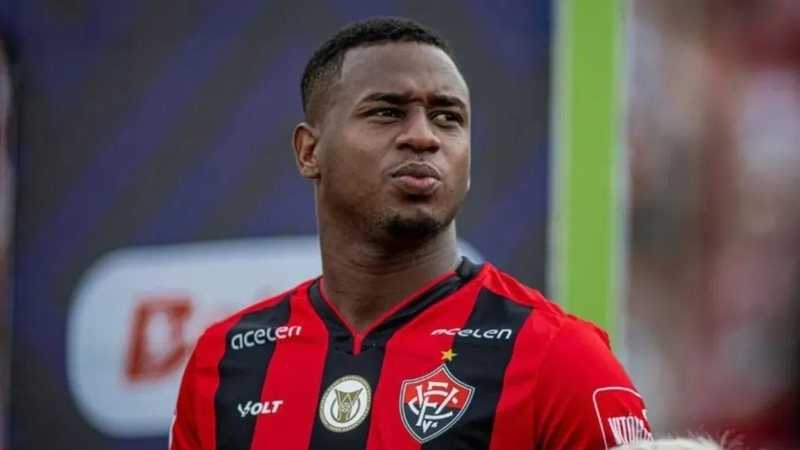 Após zagueiro, meia também está de volta ao Vitória; saiba motivo