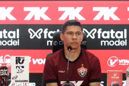 Osvaldo lamenta sequência sem vencer do Vitória, mas enxerga evolução da equipe