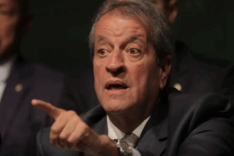 Valdemar pede autorização ao STF para visitar Bolsonaro